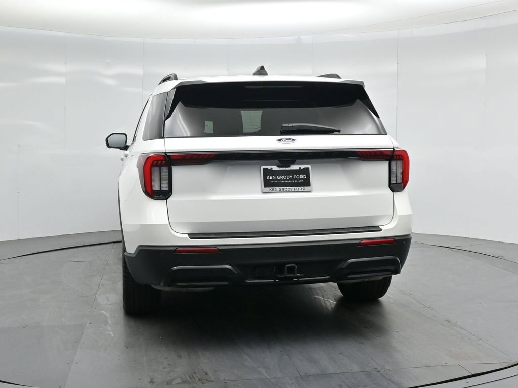 Certified 2025 Ford Explorer ST-Line w/ Premium Package image 32