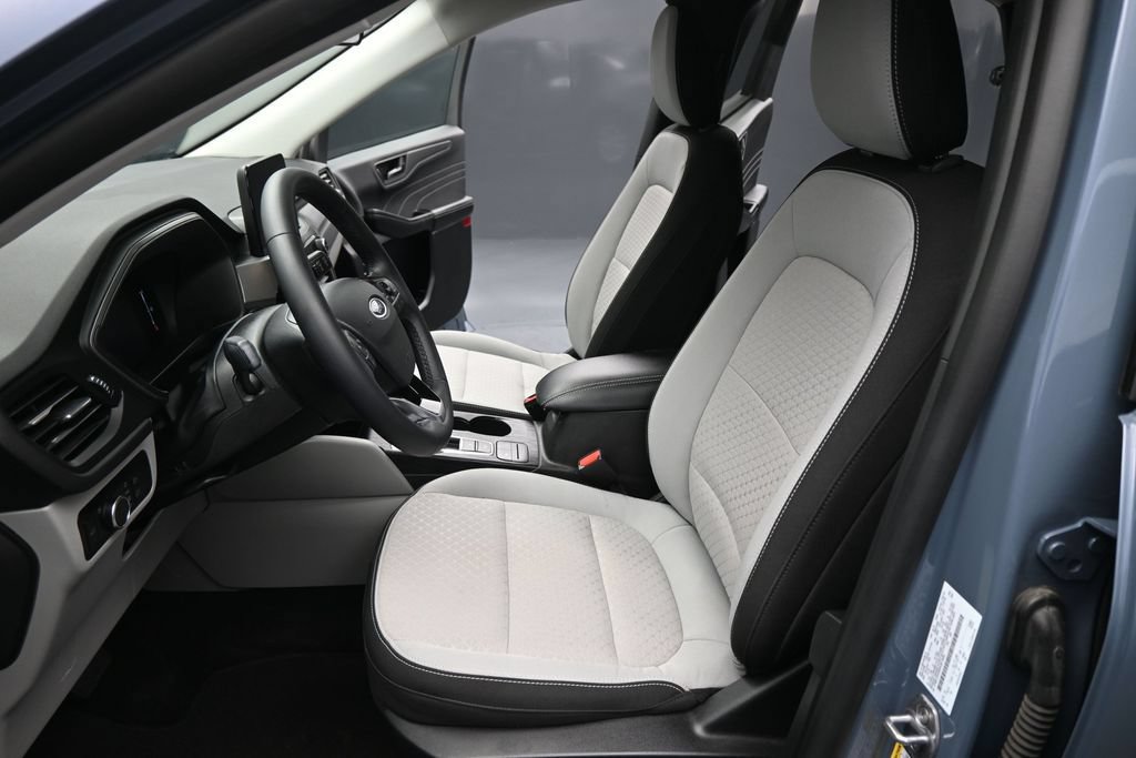 Certified 2024 Ford Escape Active FWD image 9