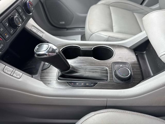 Used 2019 GMC Acadia SLT FWD image 25