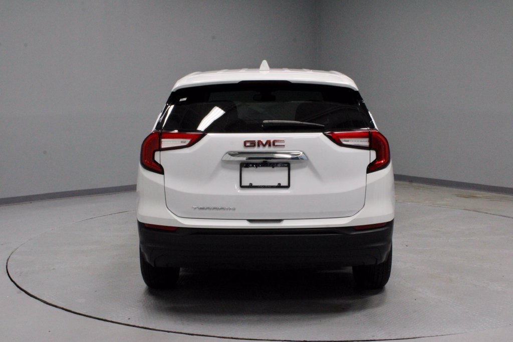 Used 2023 GMC Terrain SLE FWD image 9