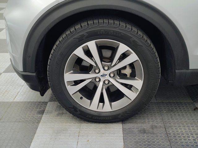 Certified 2020 Ford Explorer Platinum w/ Premium Technology Package AWD/4WD image 16