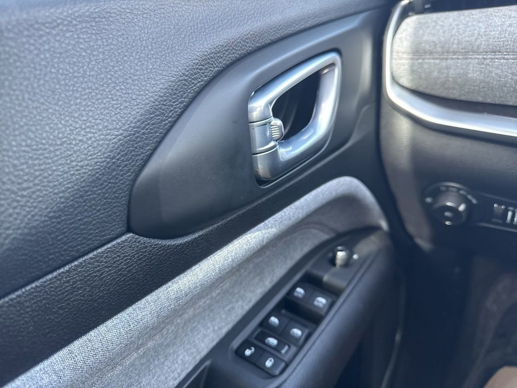 Used 2023 Jeep Compass Latitude image 28