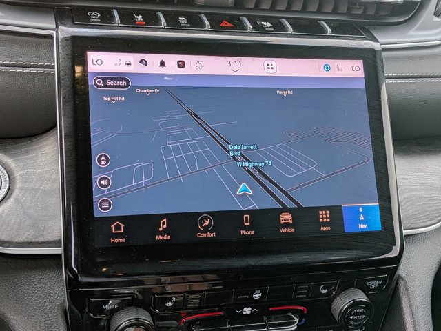 Used 2025 Jeep Grand Cherokee Limited w/ Black Appearance Package image 22