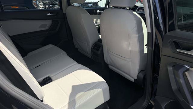 Used 2020 Volkswagen Tiguan SE w/ Panoramic Sunroof Package AWD/4WD image 26