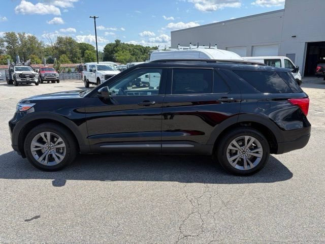 Certified 2022 Ford Explorer XLT w/ Equipment Group 202A AWD/4WD image 5