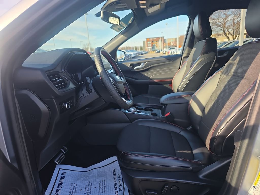 Certified 2023 Ford Escape ST-Line Elite AWD/4WD image 17
