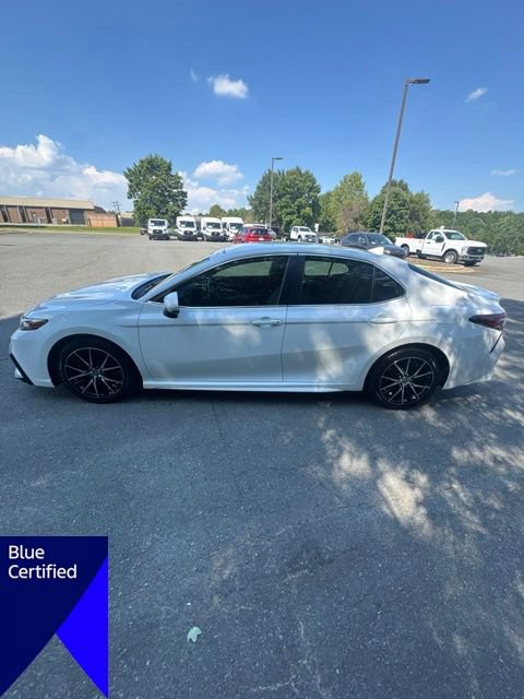 Used 2021 Toyota Camry SE FWD image 2