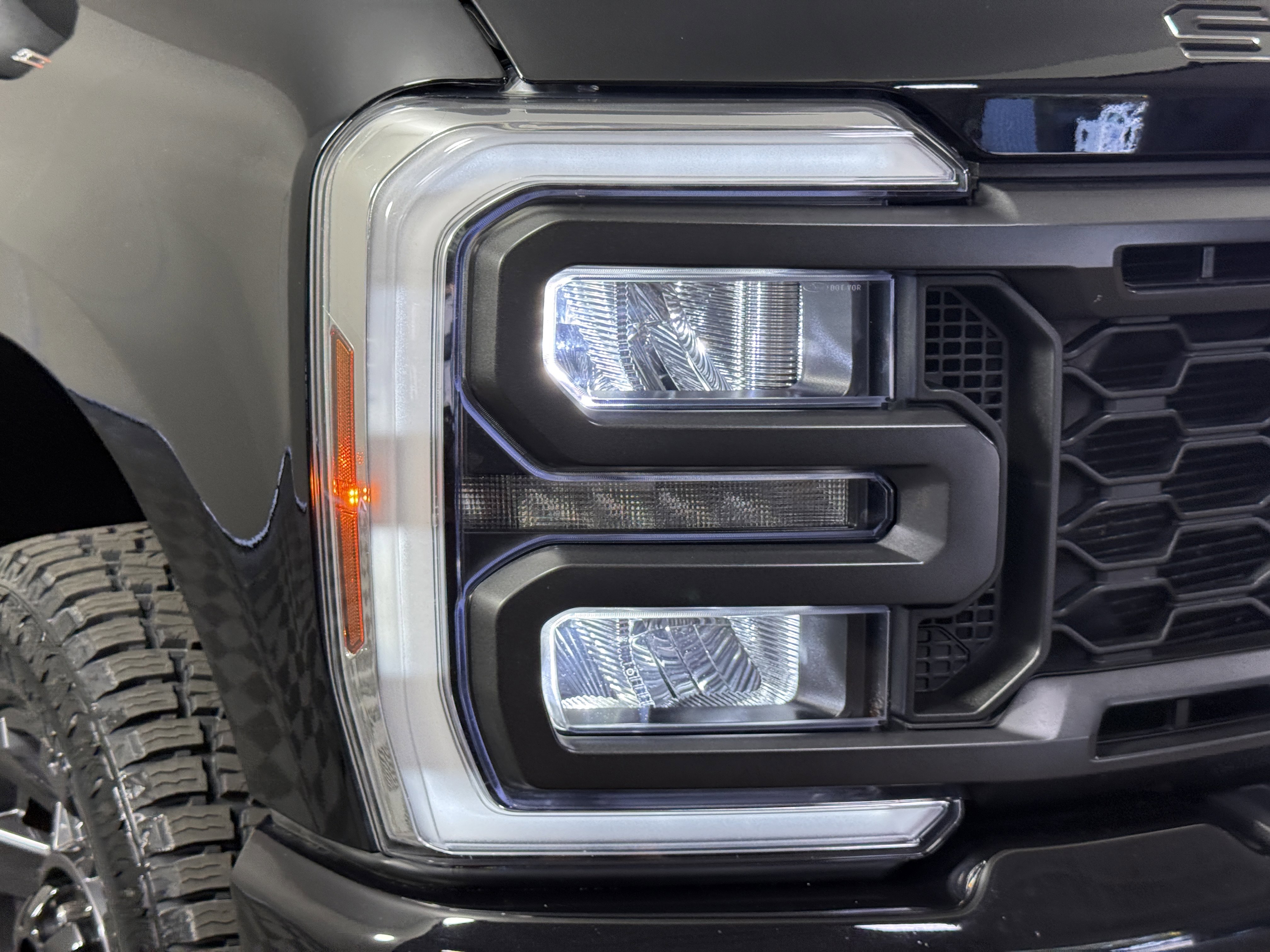 Certified 2024 Ford F250 Lariat w/ Lariat Ultimate Package image 6