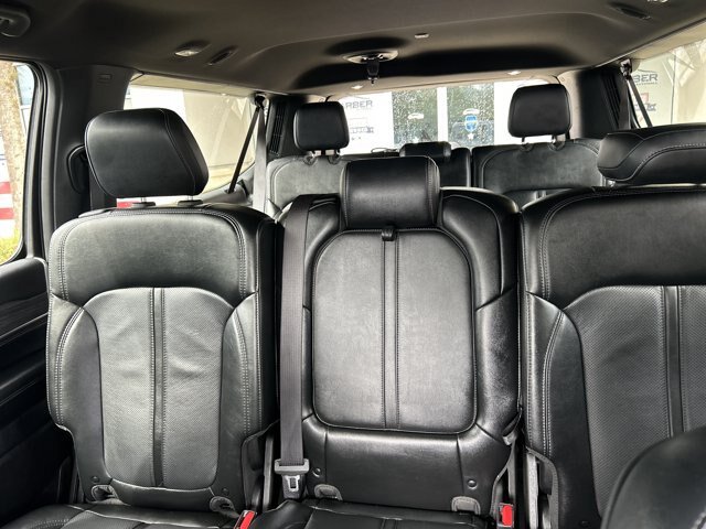 Used 2024 Jeep Wagoneer L Series II w/ Flexible Seating Group AWD/4WD image 19