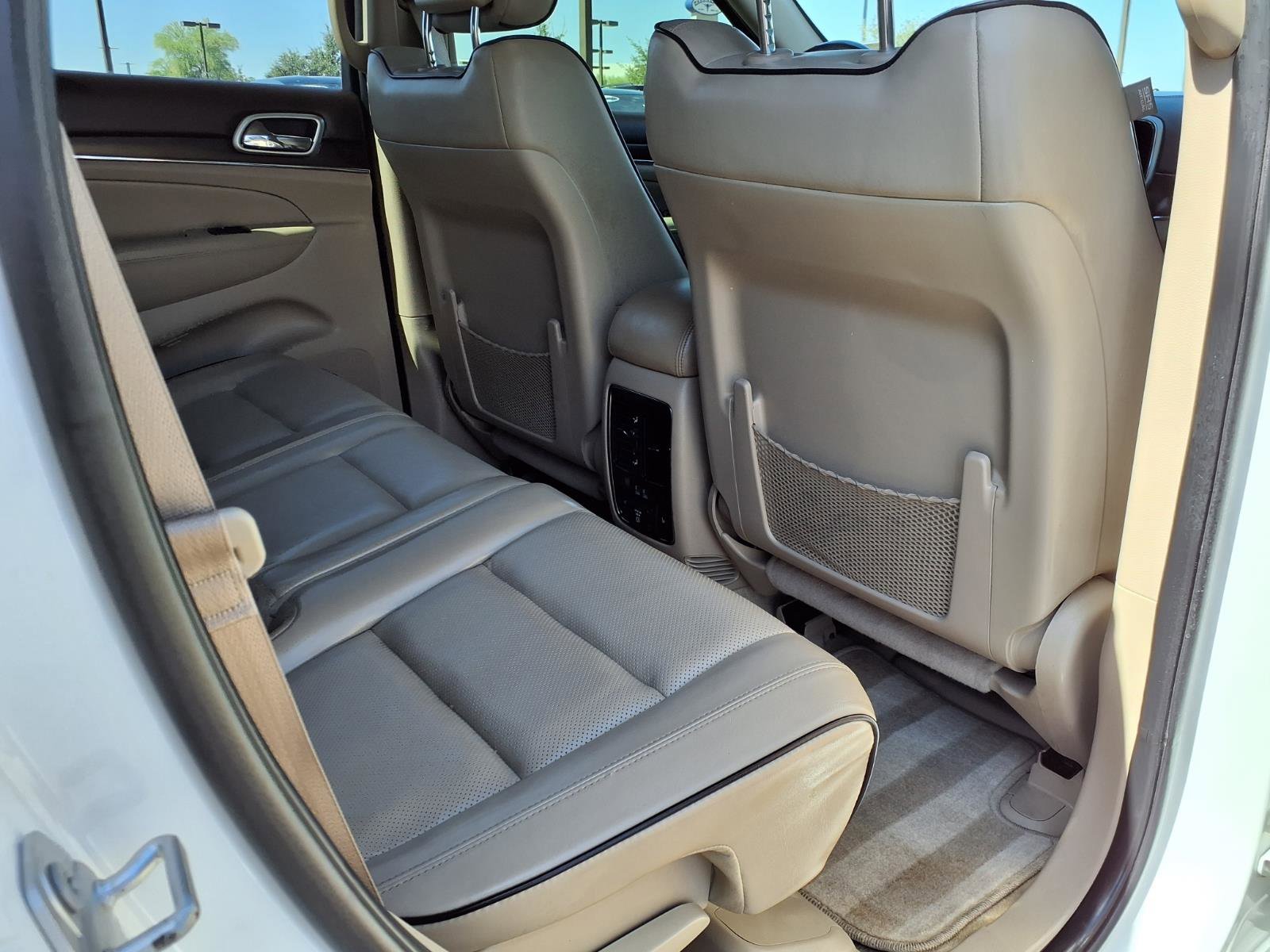 Used 2018 Jeep Grand Cherokee Overland AWD/4WD image 13