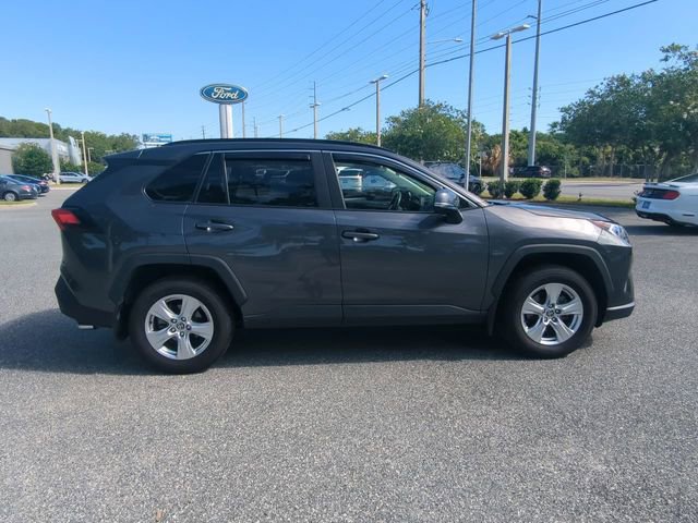 Used 2020 Toyota RAV4 XLE w/ XLE Grade Weather Package AWD/4WD image 4