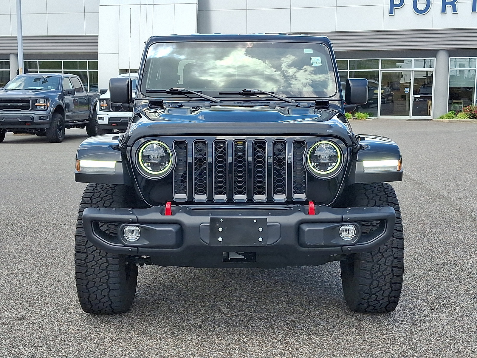 Used 2023 Jeep Gladiator Rubicon w/ LED Lighting Group AWD/4WD image 3