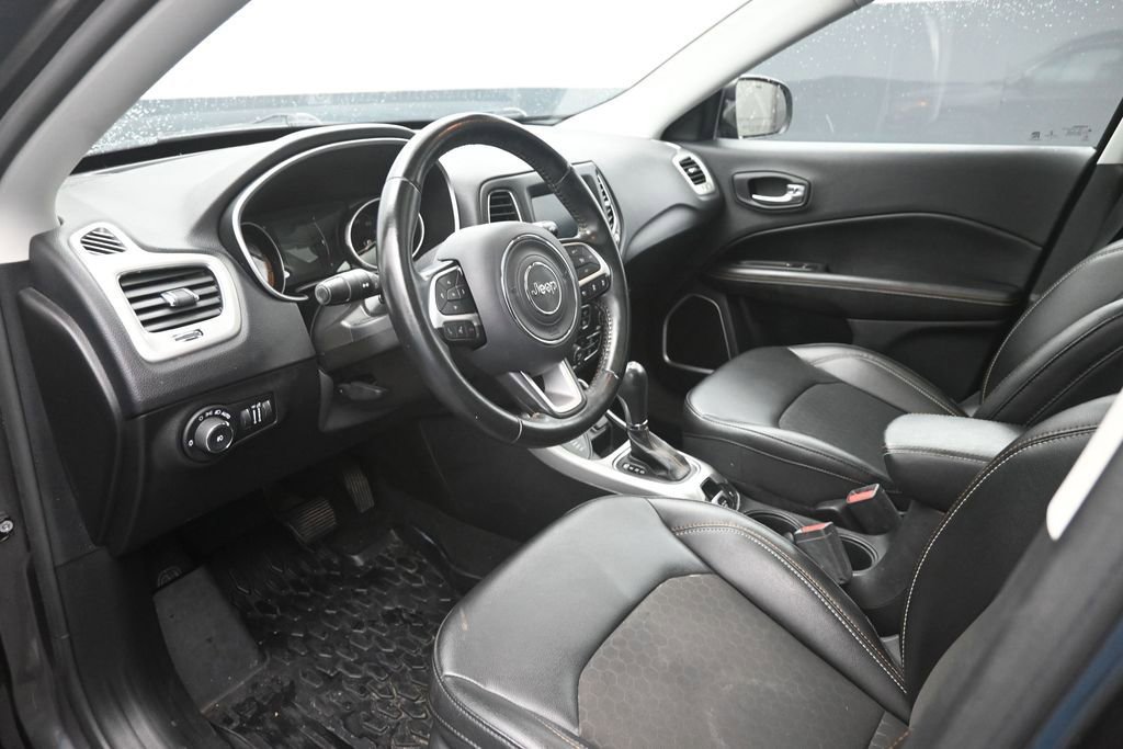 Used 2020 Jeep Compass Latitude AWD/4WD image 29
