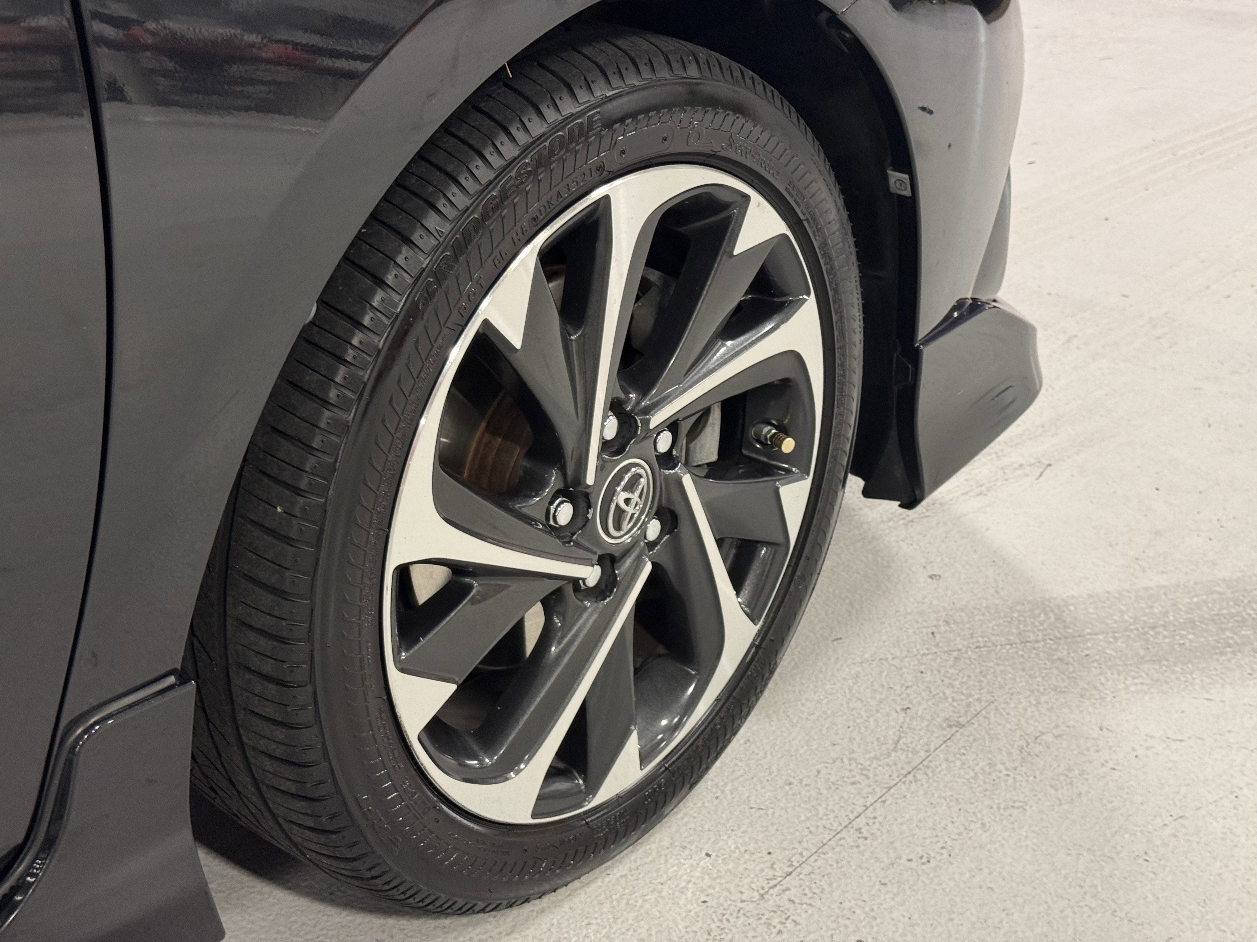 Used 2017 Toyota Corolla iM image 12