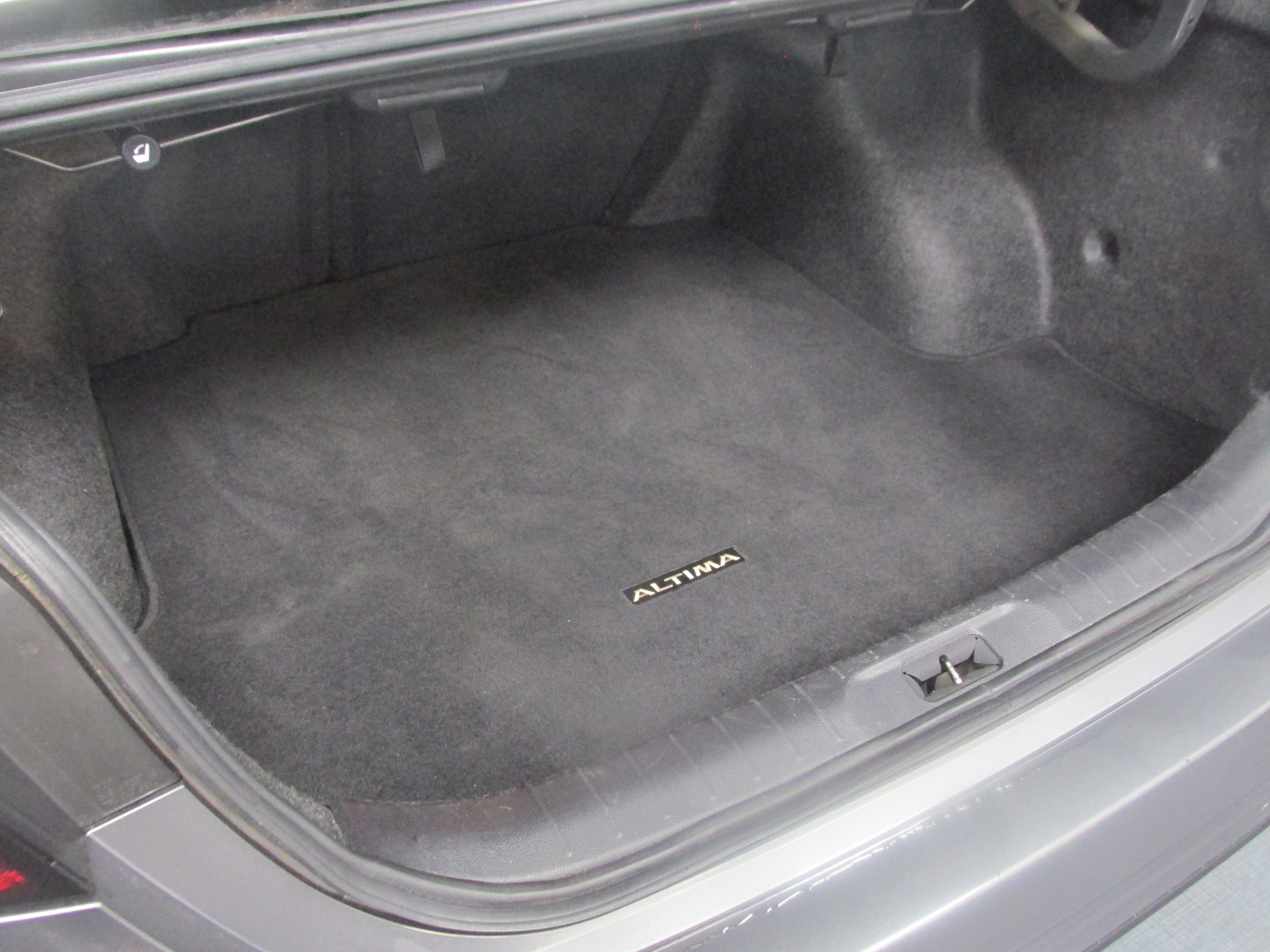 Used 2024 Nissan Altima 2.5 SR FWD image 22