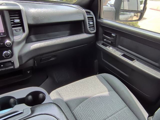 Used 2024 RAM 3500 Tradesman w/ Chrome Appearance Group AWD/4WD image 14