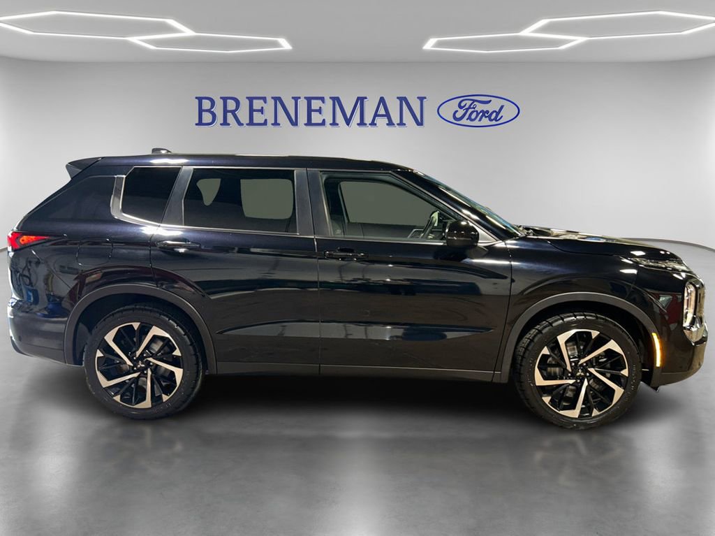 Used 2022 Mitsubishi Outlander ES AWD/4WD image 4