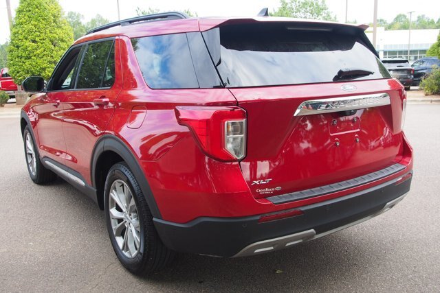 Certified 2023 Ford Explorer XLT w/ Equipment Group 202A RWD image 5
