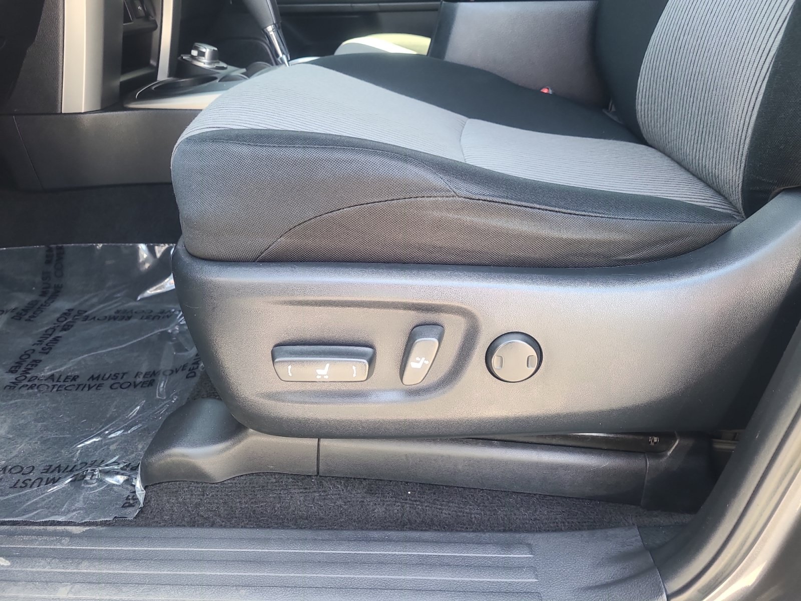Used 2020 Toyota 4Runner SR5 AWD/4WD image 14