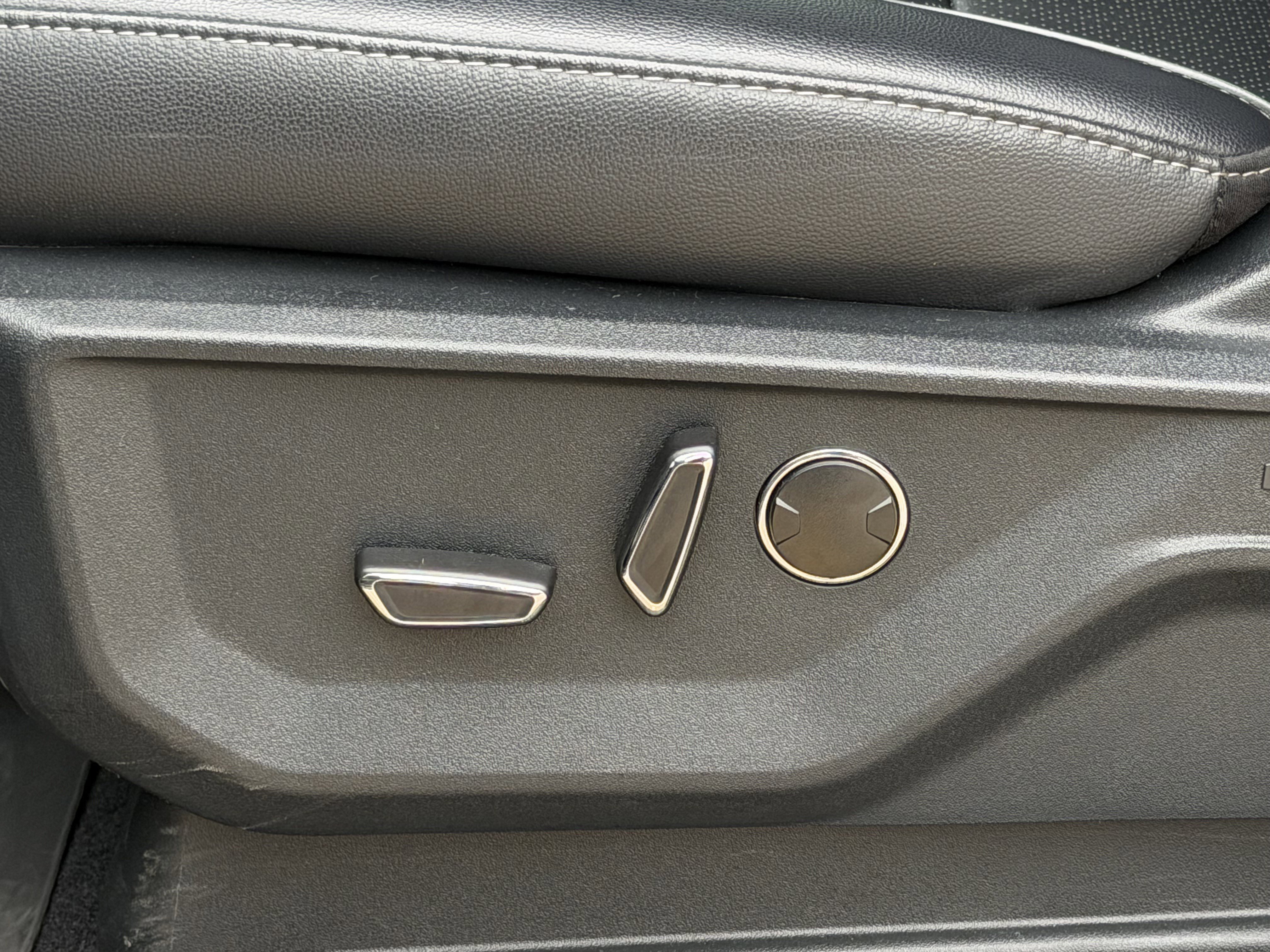 Certified 2025 Ford F150 Lariat w/ Equipment Group 502A High AWD/4WD image 22