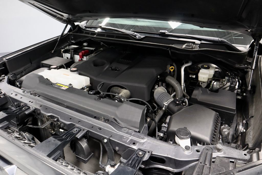 Used 2024 Toyota Tundra Platinum AWD/4WD image 17