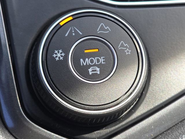 Used 2022 Volkswagen Tiguan SE AWD/4WD image 31