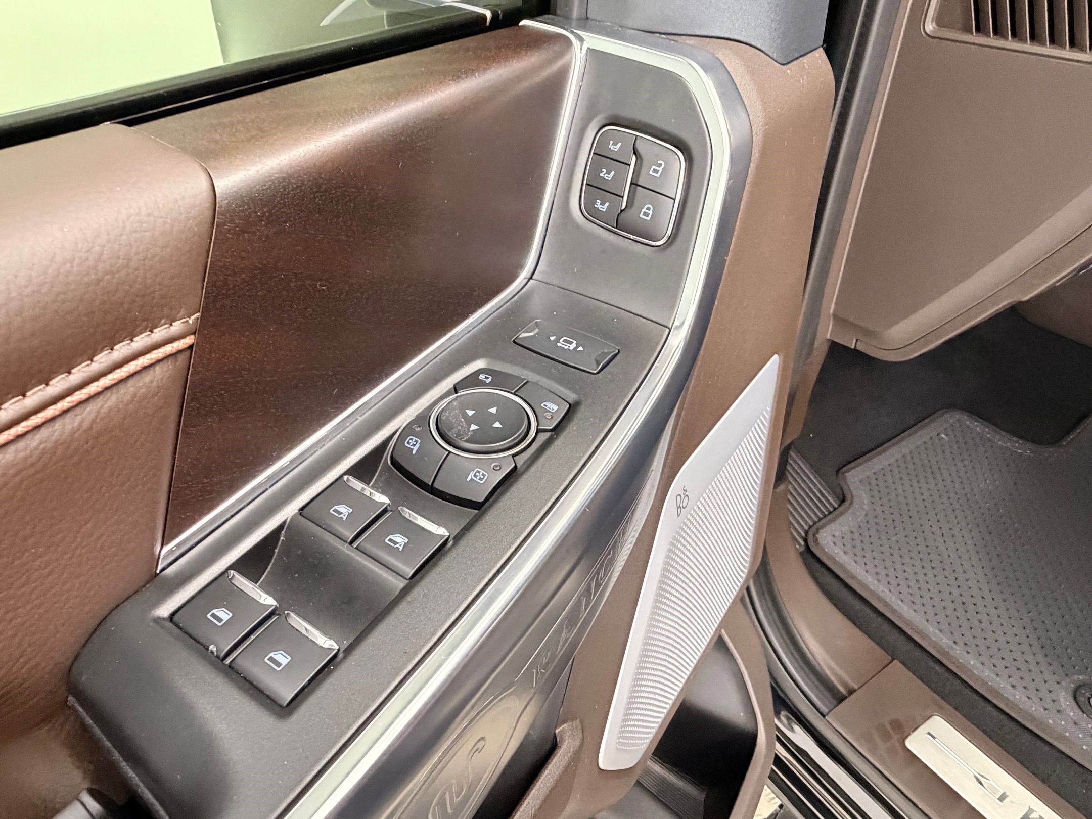 Certified 2025 Ford F350 King Ranch image 13