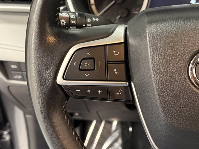 Used 2023 Toyota Highlander XLE FWD image 18
