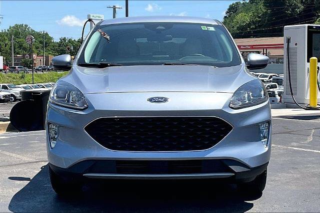 Certified 2022 Ford Escape SEL w/ Technology Package AWD/4WD image 3