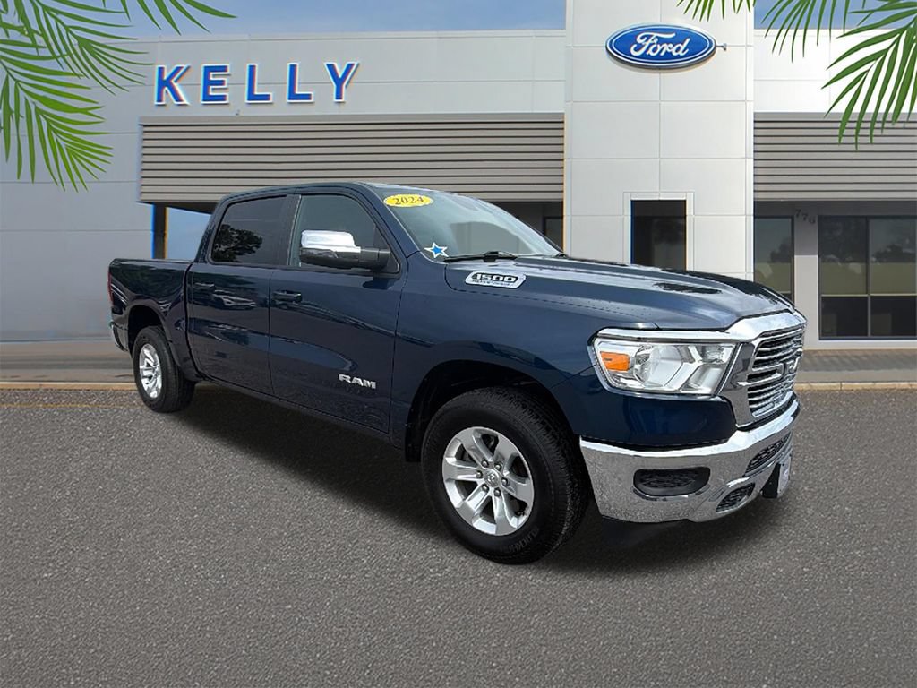 Used 2024 RAM 1500 Laramie AWD/4WD image 7