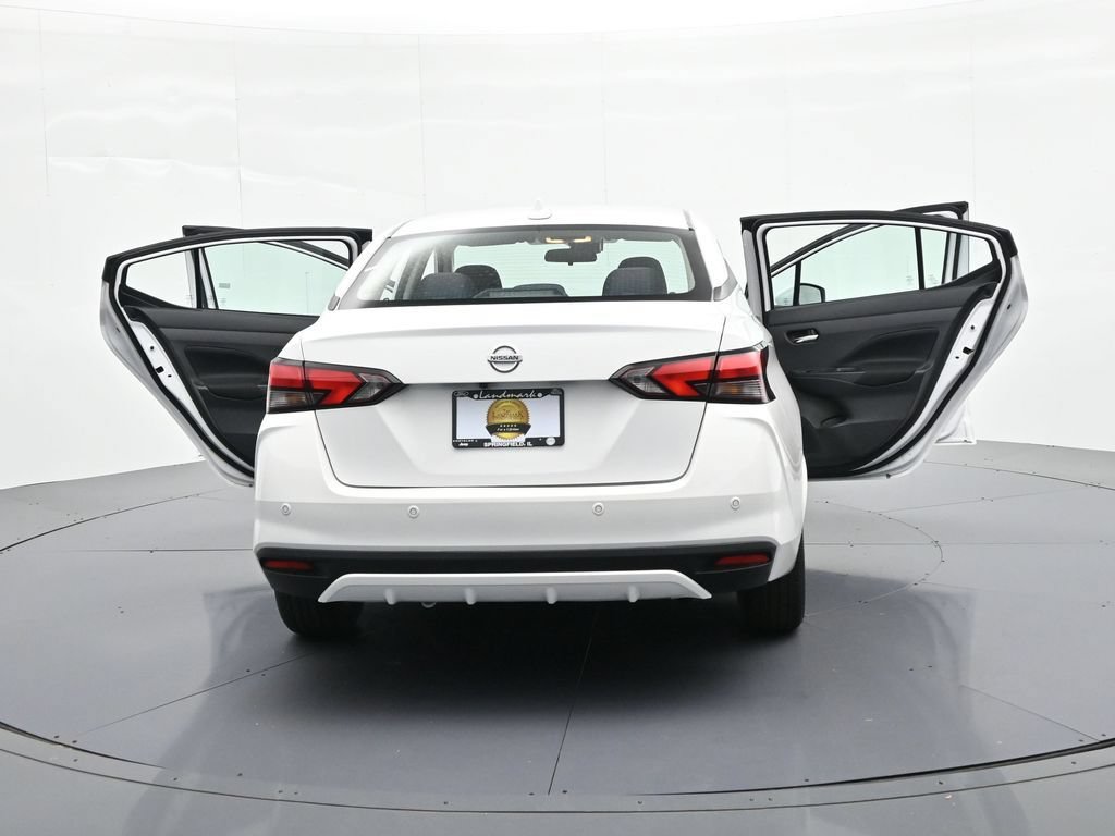 Used 2022 Nissan Versa SV FWD image 25
