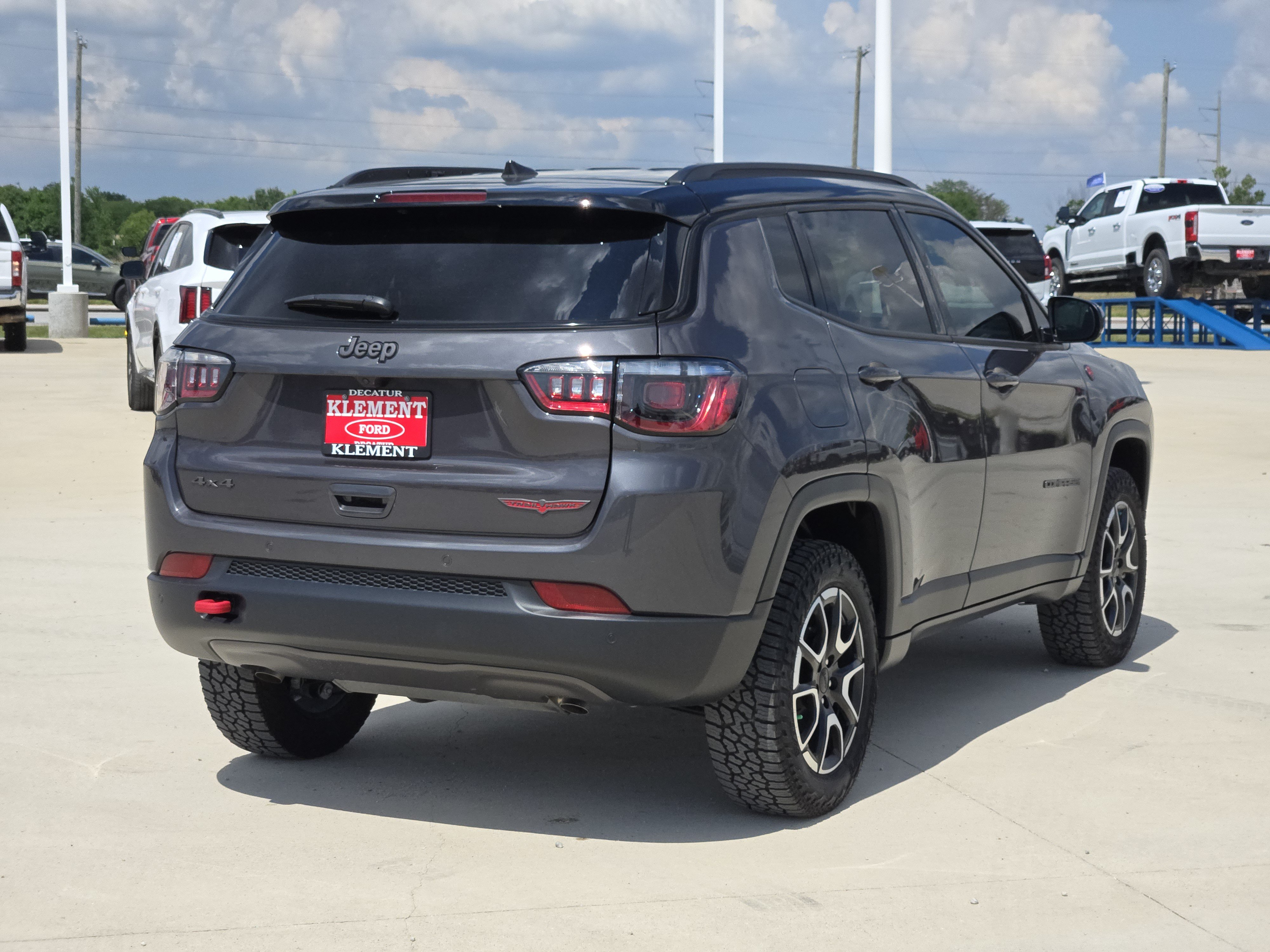 Used 2024 Jeep Compass Trailhawk AWD/4WD image 7