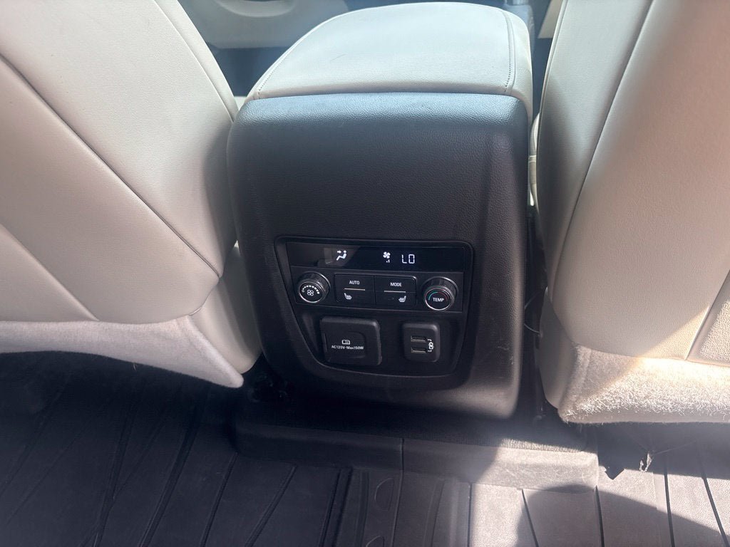 Used 2022 Buick Enclave Avenir w/ Avenir Technology Package AWD/4WD image 18