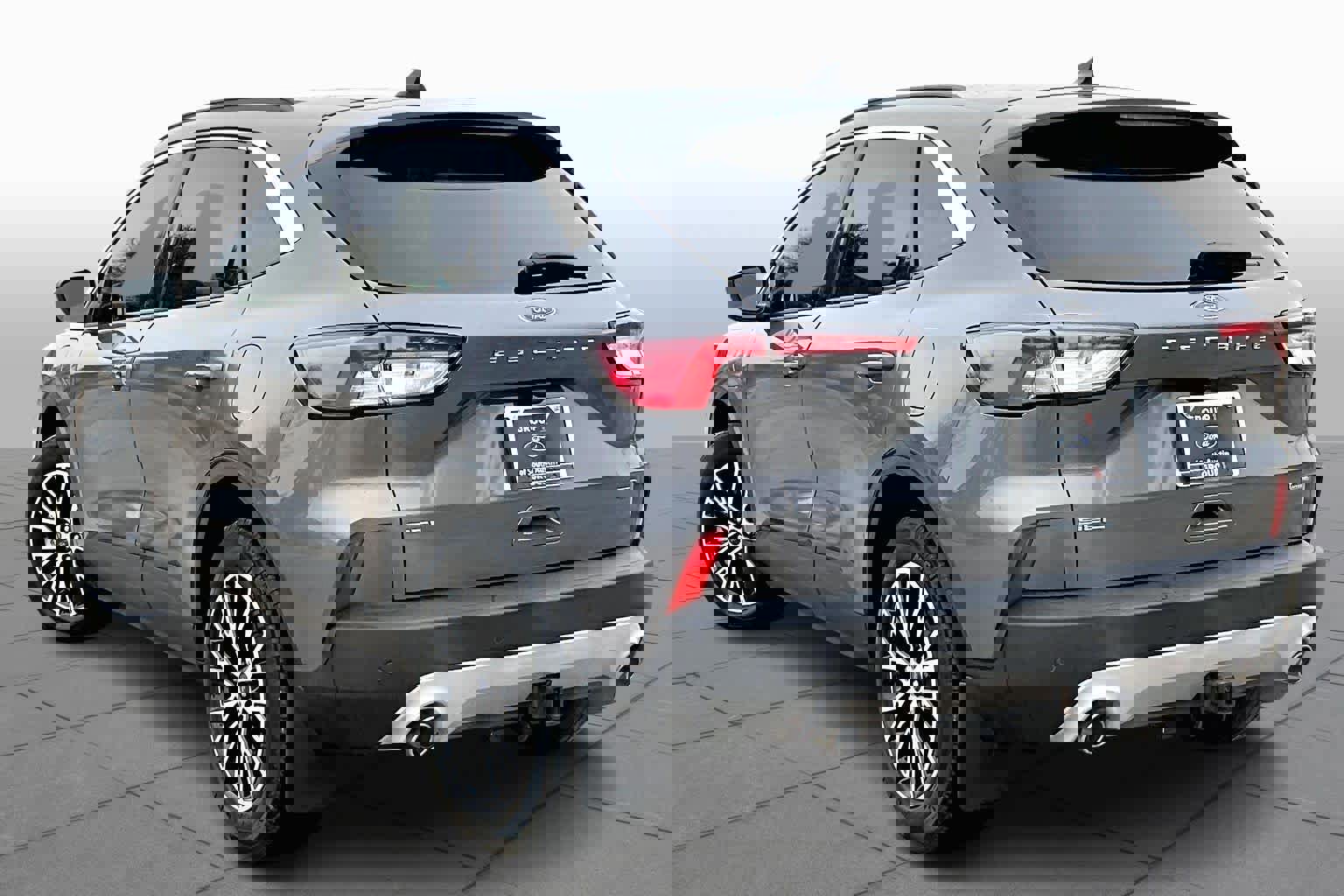 Certified 2022 Ford Escape SEL w/ Class II Trailer Tow Package image 4