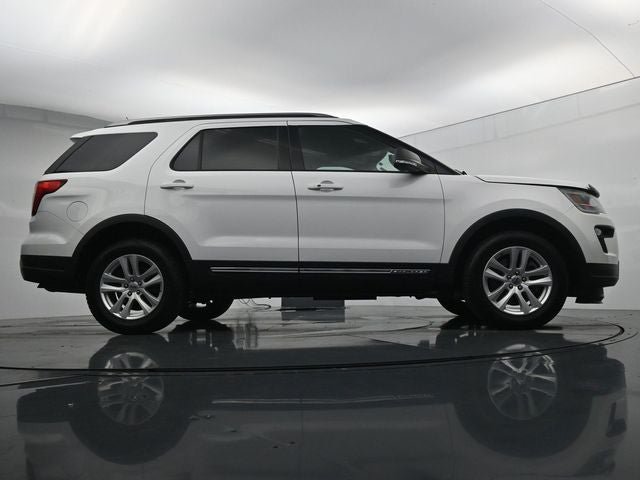 Certified 2019 Ford Explorer XLT w/ Equipment Group 201A AWD/4WD image 37