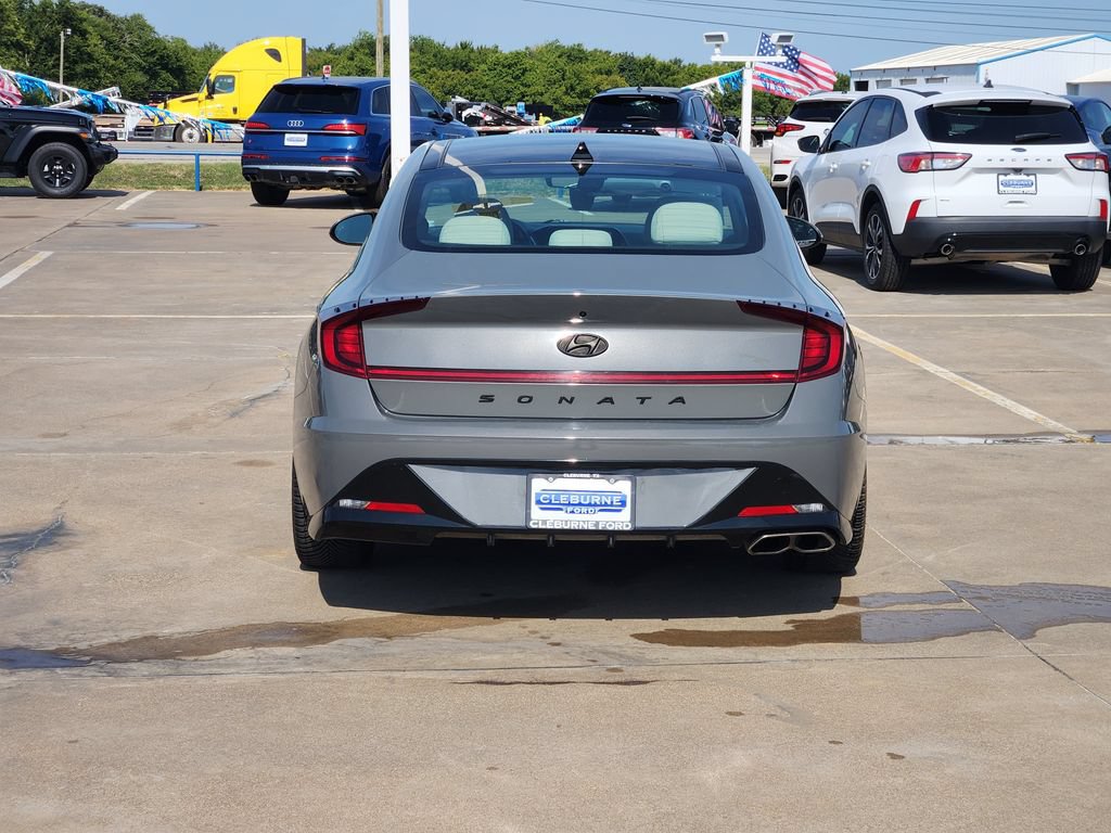 Used 2023 Hyundai Sonata SEL w/ Convenience Package FWD image 6