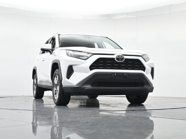 Used 2024 Toyota RAV4 XLE FWD image 36