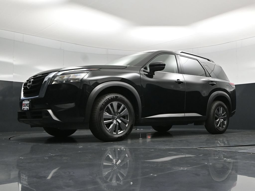 Used 2025 Nissan Pathfinder SV FWD image 57