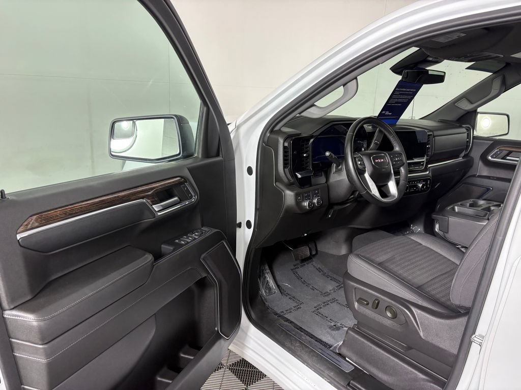Used 2024 GMC Sierra 1500 Elevation w/ X31 Off-Road Package AWD/4WD image 12