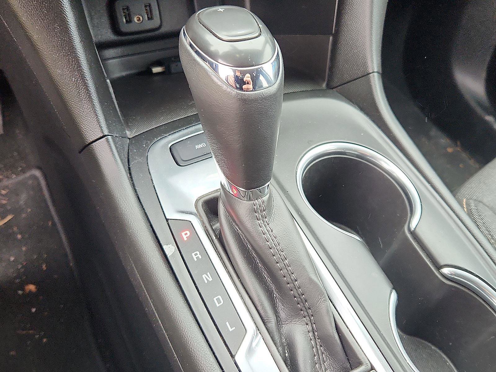 Used 2018 Chevrolet Equinox LT w/ Sun & Infotainment Package image 11