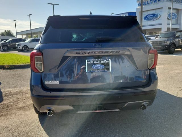 Certified 2021 Ford Explorer XLT w/ Equipment Group 202A RWD image 5
