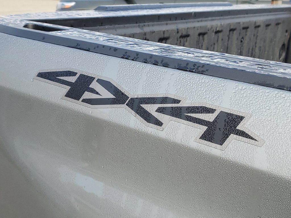 Used 2023 Chevrolet Silverado 1500 LT AWD/4WD image 7