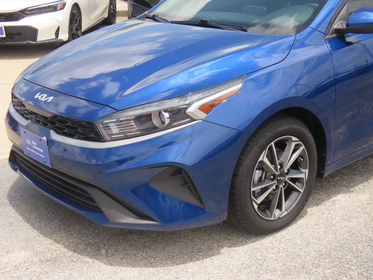 Used 2024 Kia Forte LXS FWD image 3