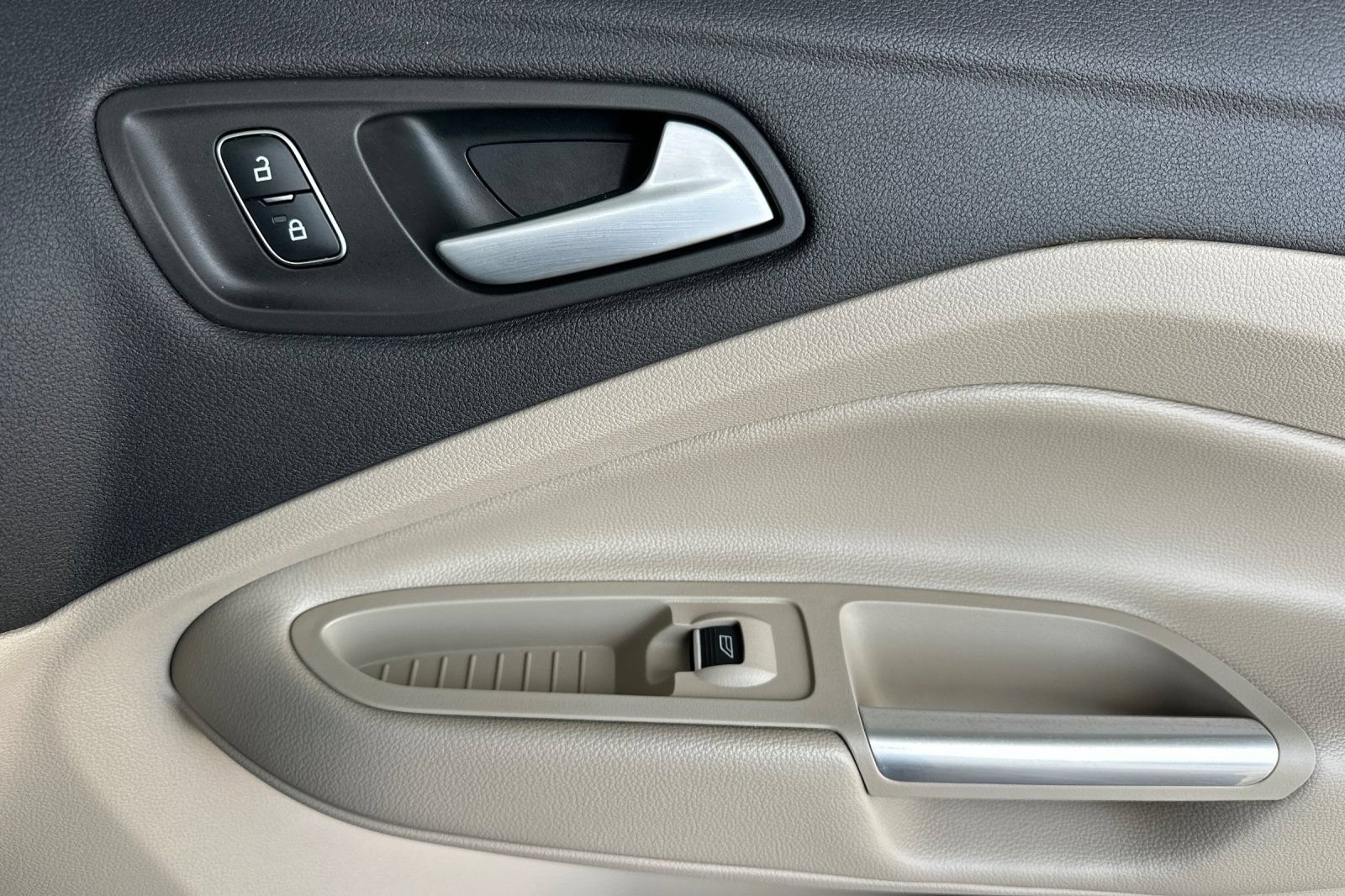 Certified 2018 Ford Escape Titanium FWD image 21