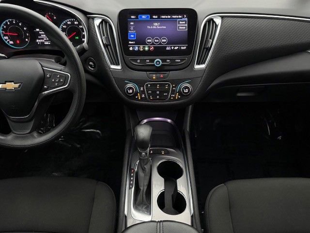 Used 2021 Chevrolet Malibu LT FWD image 18