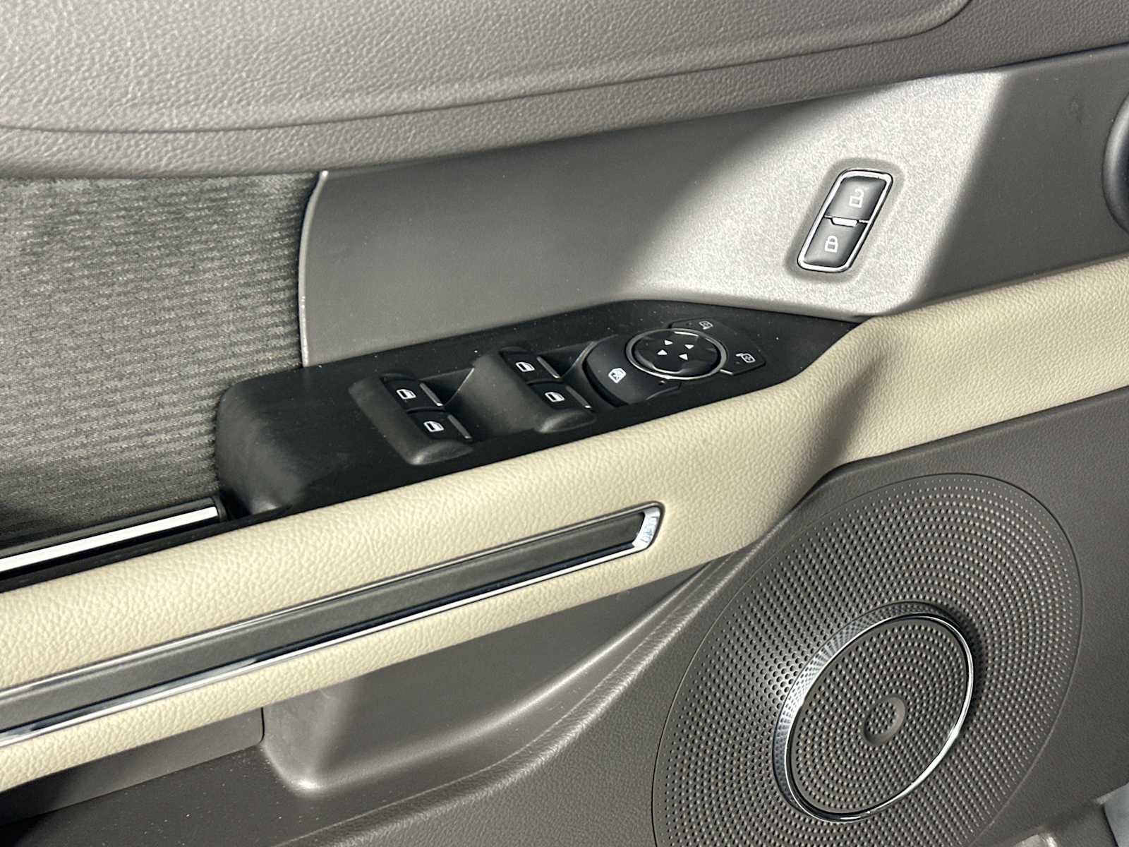 Certified 2020 Ford Expedition XLT image 10