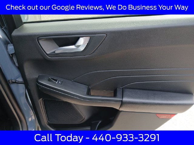Certified 2025 Ford Escape ST-Line Select AWD/4WD image 40