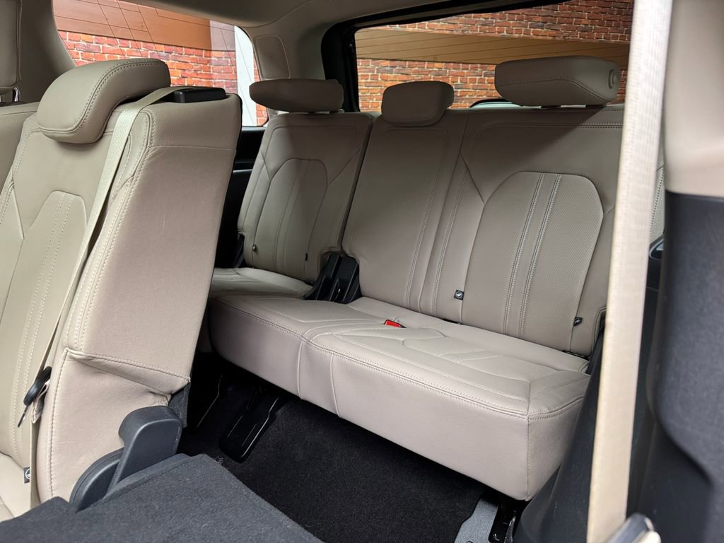 Certified 2023 Ford Expedition Limited AWD/4WD image 4