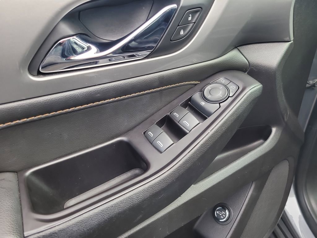 Used 2019 Chevrolet Traverse LT FWD image 17