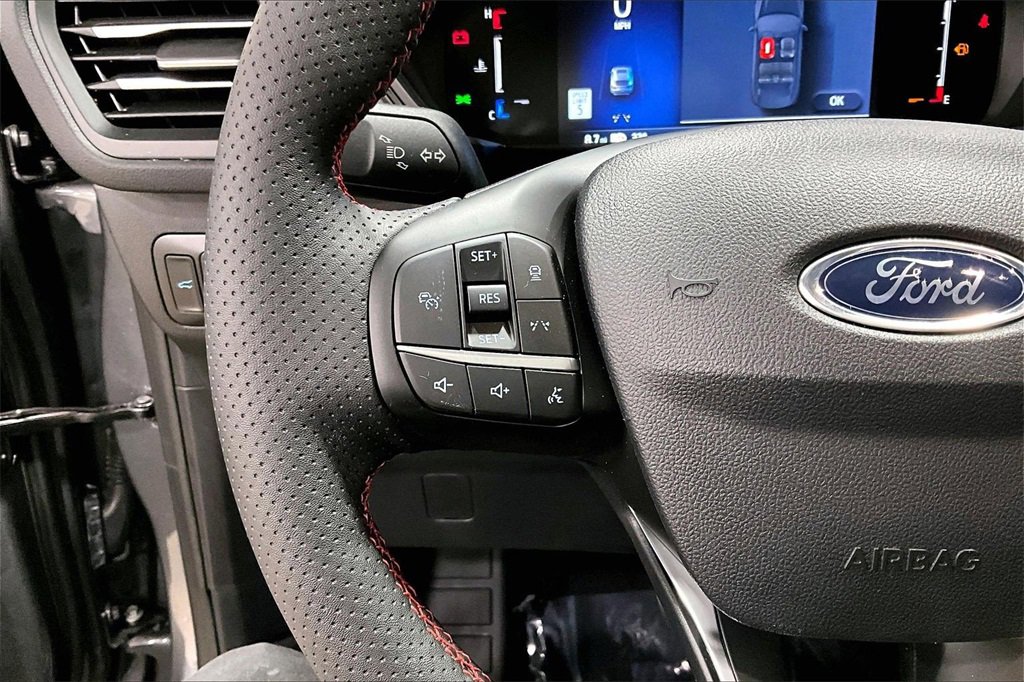 Certified 2025 Ford Escape ST-Line Select w/ Tech Pack #1 image 17
